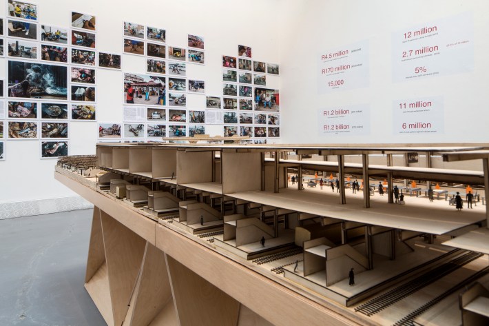 Enabling structures, Warwick, Durban, SA 02_ designworkshopSa_Courtesy La Biennale di Venezia.jpg